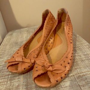 Camel Peep toe Wedge Sandals Aerosoles 10